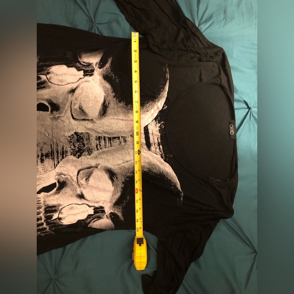 Deb- double skull t-shirt (inventory tub #1) - Picture 5 of 5